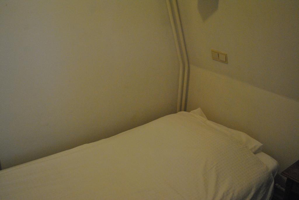 Hotel De Halve Maan Bovenkarspel Pokoj fotografie
